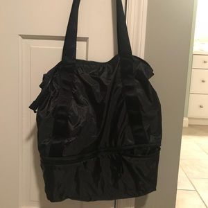 Lululemon Go Lightly Tote - packable shoulder bag